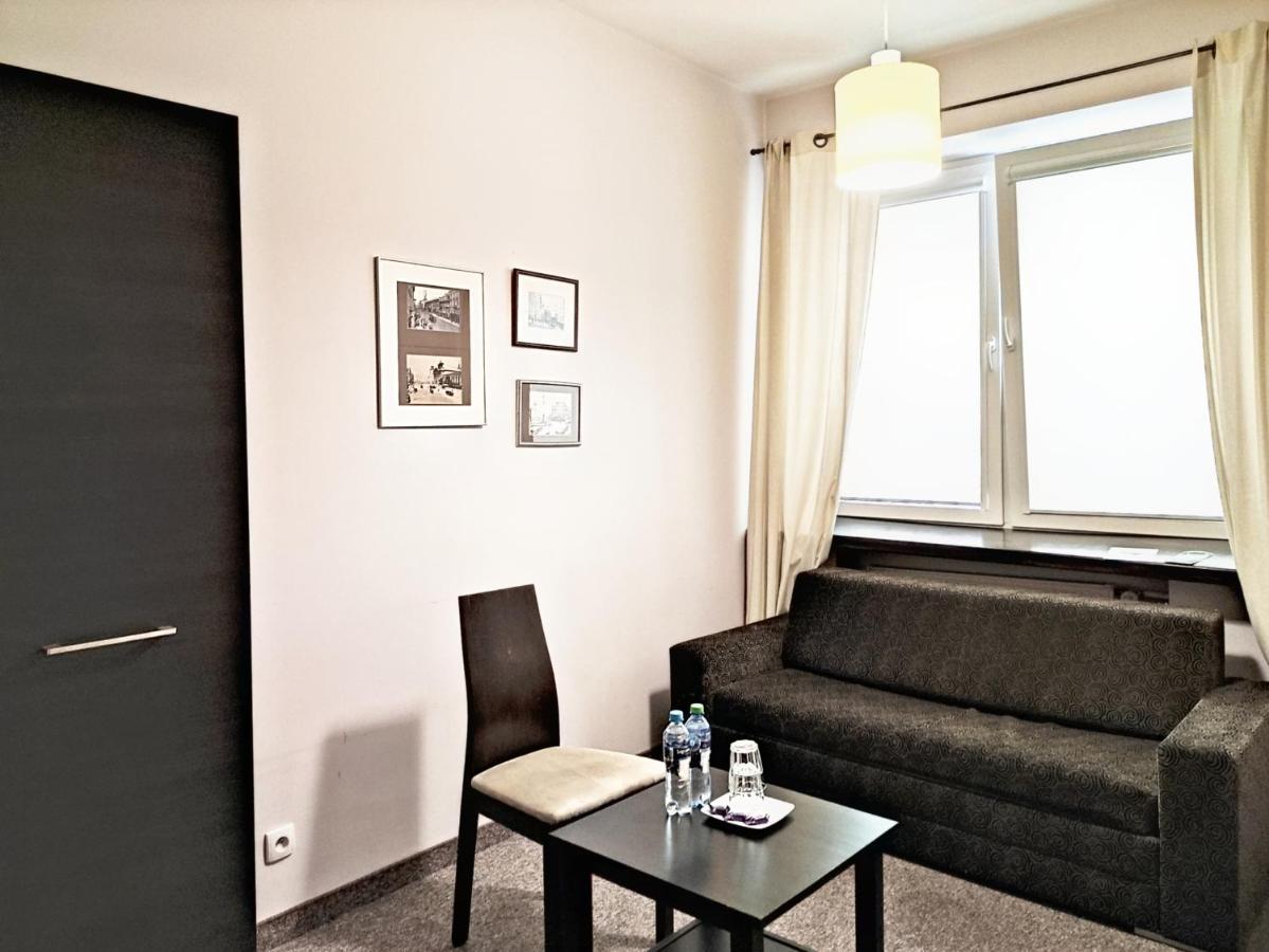 Helvetia Plus B&B - Private Rooms And Apartments Warsaw Exterior photo